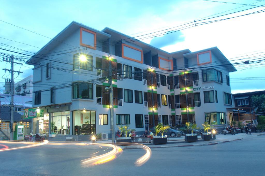 City Ratsada Lampang Luaran gambar